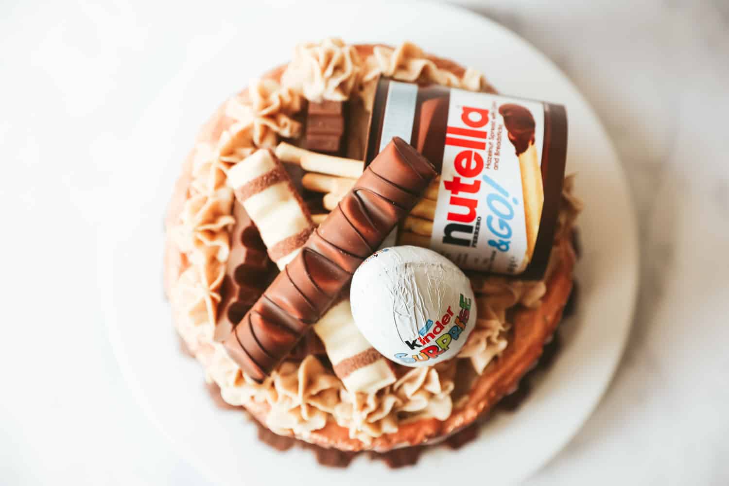 Hogyan díszíted a Kinder Bueno tortádat?